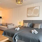 Apartman Moin - Mit Balkon & Parkplatz, Wifi Und Tv