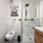 Moin - Mit Balkon & Parkplatz, Wifi Und Tv Apartman *