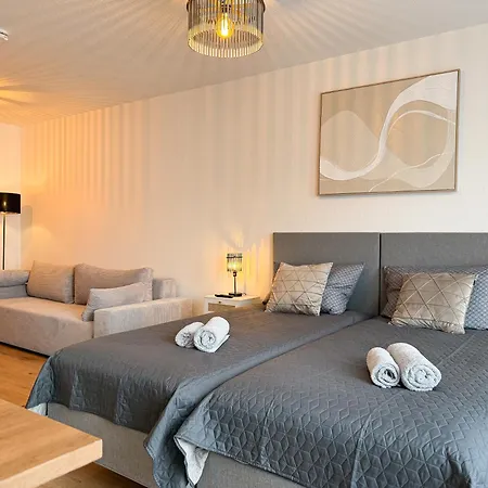 Apartment Modernes Mit Balkon&parkplatz, Wifi- K#1