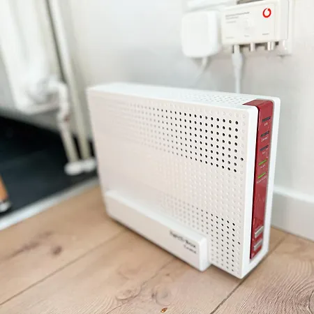 Moin - Mit Balkon & Parkplatz, Wifi Und Tv 아파트