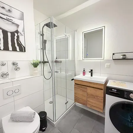 Moin - Mit Balkon & Parkplatz, Wifi Und Tv