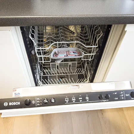 Apartment Modernes Mit Balkon&parkplatz, Wifi- K#1 *