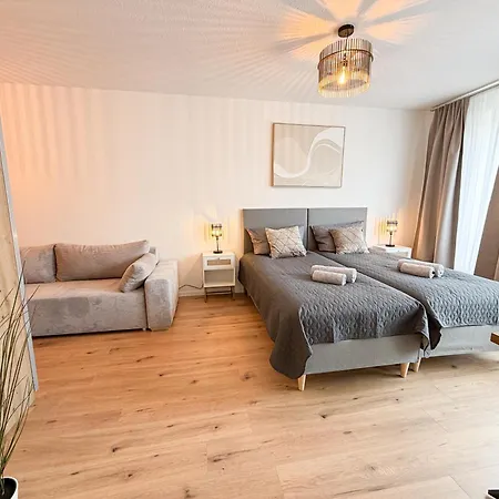 Apartment Modernes Mit Balkon&parkplatz, Wifi- K#1 *