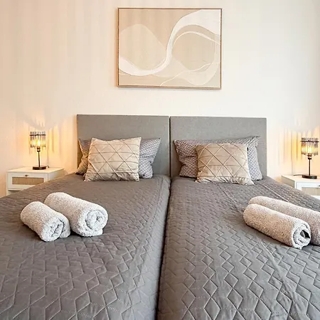 Moin - Mit Balkon & Parkplatz, Wifi Und Tv 아파트 *