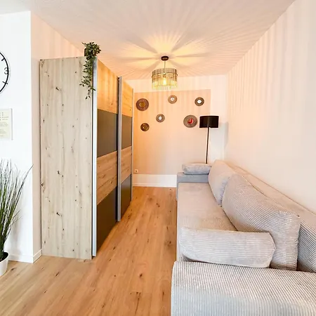 Moin - Mit Balkon & Parkplatz, Wifi Und Tv 아파트