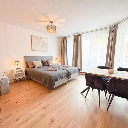Apartment Modernes Mit Balkon&parkplatz, Wifi- K#1
