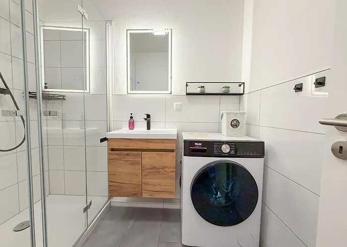 Modernes Mit Balkon & Parkplatz, Wifi- K#1 オスターホルツ＝シャルムベック