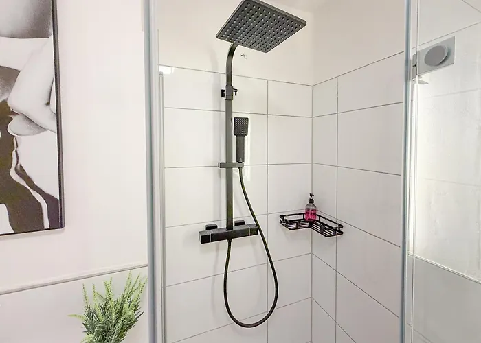 Modernes Mit Balkon & Parkplatz, Wifi- K#1 アパート オスターホルツ＝シャルムベック