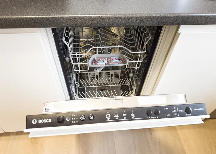 アパート Modernes Mit Balkon & Parkplatz, Wifi- K#1 *