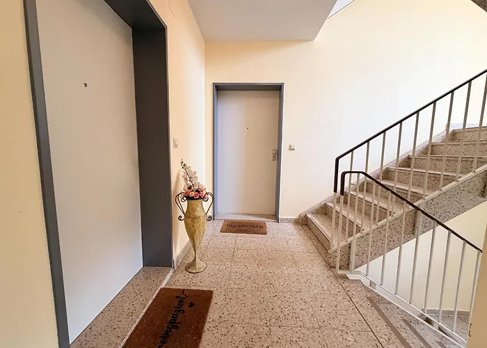 Modernes Mit Balkon & Parkplatz, Wifi- K#1 アパート *