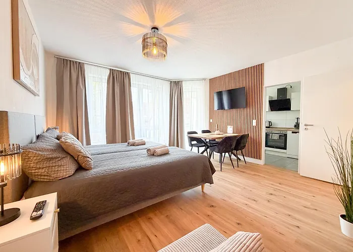 Modernes Mit Balkon & Parkplatz, Wifi- K#1 アパート