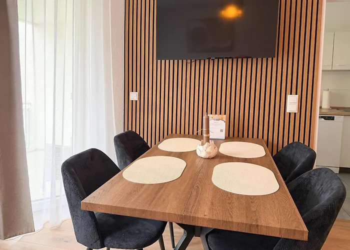 Modernes Mit Balkon & Parkplatz, Wifi- K#1 アパート *